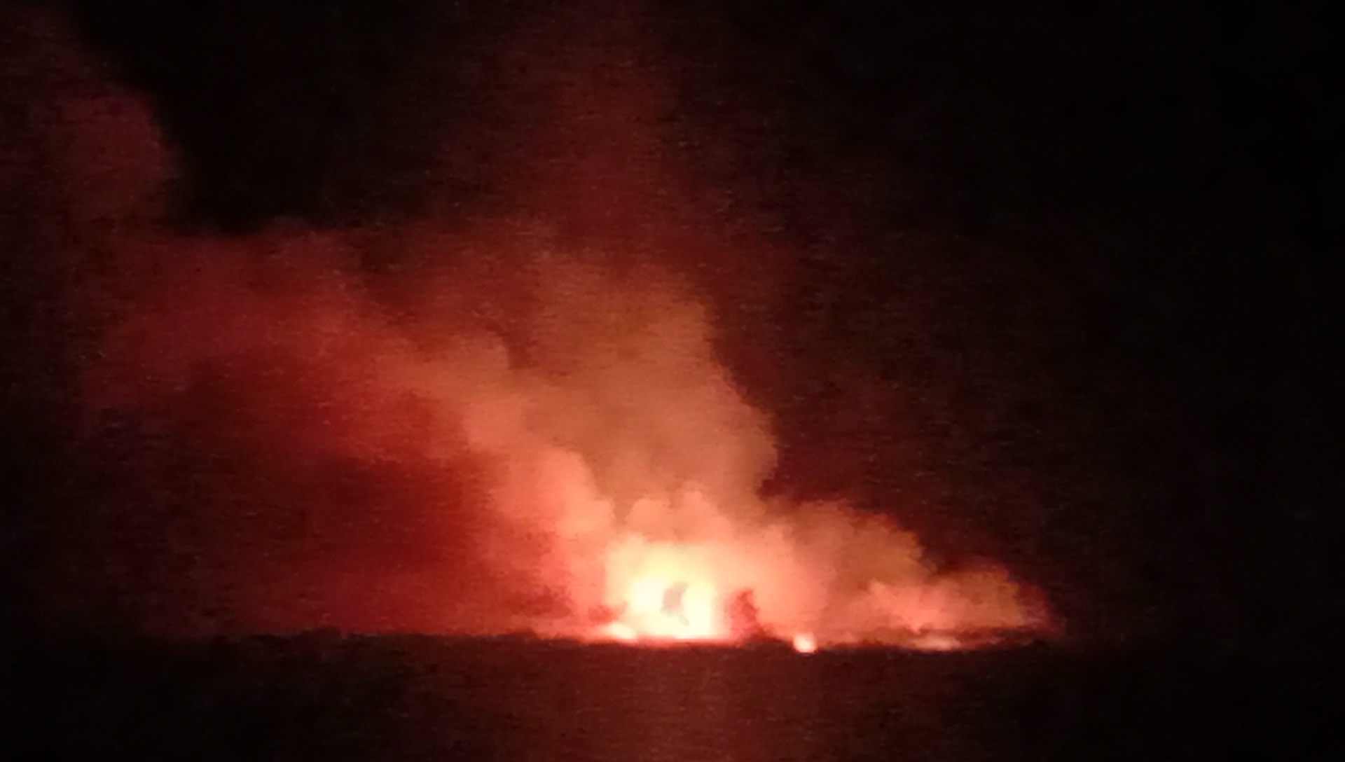 Api di Sekitar Landasan Pacu Bandara Umbu Mehang Kunda Waingapu Dipadamkan, SIMAK Info