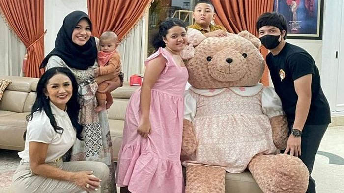 Perlakuan Amora dan Kellen pada Aurel Hermansyah Bikin Haru , Krisdayanti Hampir Nangis