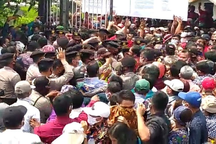 Gegara Konflik Internal, Jemaat Gereja HKBP Cibinong Ricuh, Untung Polisi dan TNI Cepat Datang