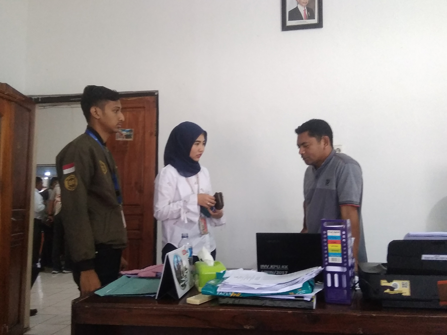 Di Kota Kupang, Warga Masih Antre Ambil Form A5