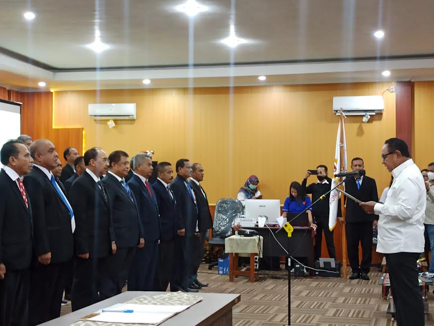 ketua-umum-koni-ntt-secara-resmi-melakukan-pengukuhan-pengurus-koni.jpg
