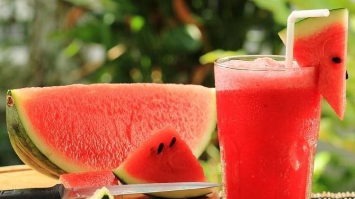 Bisa Mengeluarkan Racun, Ini Khasiat Jus Semangka yang Enggak Terduga