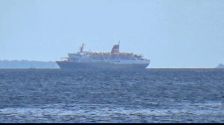 ABK KM Lambelu Tetap Berada di Atas Kapal dan Diawasi Petugas Kesehatan