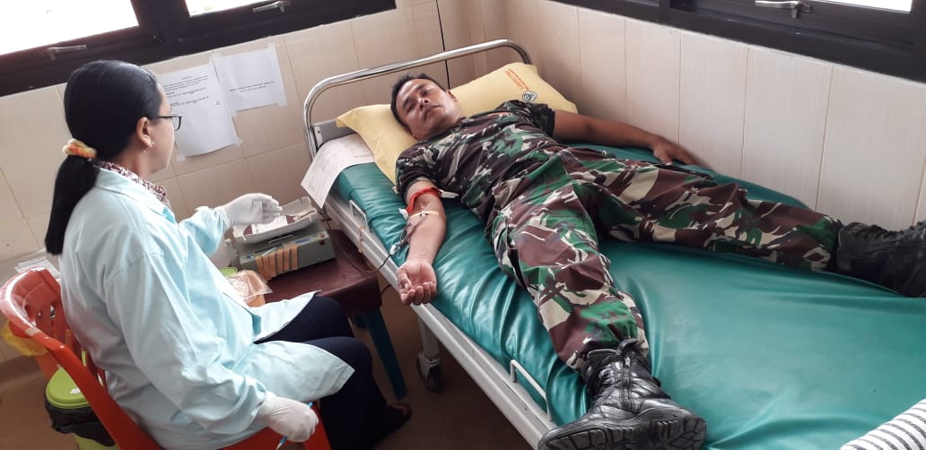Hari Juang Kartika 2018 ! Kodim Sumba Timur Baksos dan Donor Darah