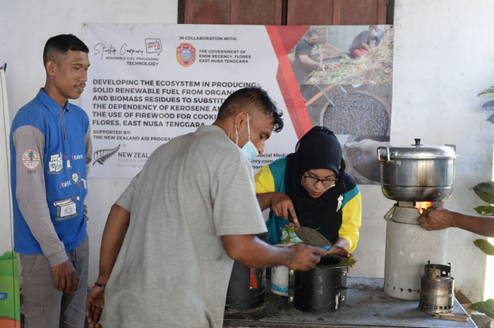 Saatnya Kembali ke Kompor Biomassa Pengganti Minyak Tanah