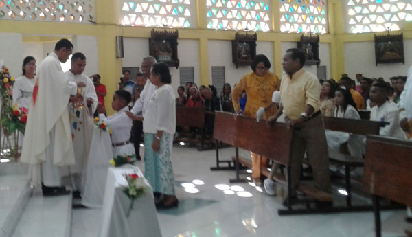 Ini Pesan Romo untuk 97 Anak Perima Komuni di Paroki St. Yoseph Naikoten