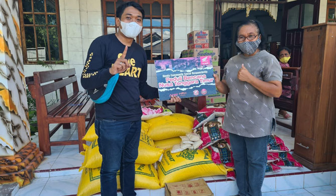 komunitas-honda-ntt-bantu-korban-bencana-banjir-ntt-dan-bukber-bersama-anak-yatim.jpg