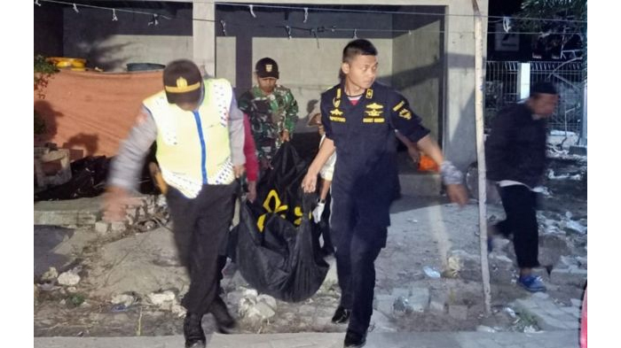 KM Santika Nusantara Terbakar Tim SAR Terpadu Lanjutkan Pencarian Penumpang di Perairan Masalembo