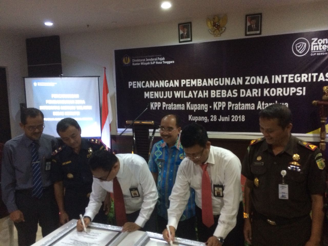 KPP Pratama Kupang dan Atambua Canangkan Zona Integritas Bebas Korupsi