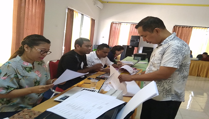 LIVE STREAMING FB: KPU NTT Masih Lakukan Verifikasi Berkas Bacaleg 2018
