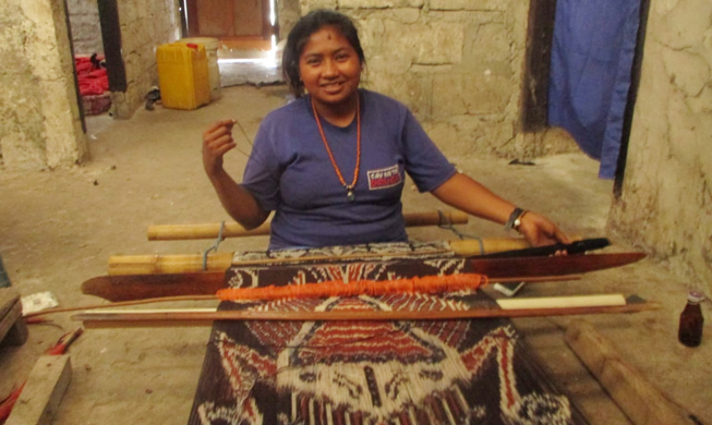 Kristiani, Pengusaha Sumba Timur Berharap Sumpah Pemuda Jadi Wadah Pengembangan Tenun Ikat