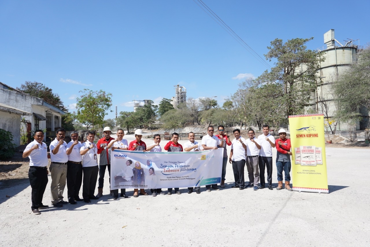 PLN Kunjungi Pelanggan Pada Hari Pelanggan Nasional