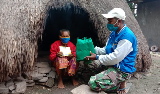 Laka Lena Berbagi Dengan 650 KK Kurang Mampu di TTS