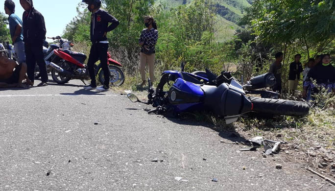 Lakalantas di Nagekeo Pria Asal Riung Tewas Ditempat, Pelajar 16 Tahun Dilarikan ke RSD Aeramo