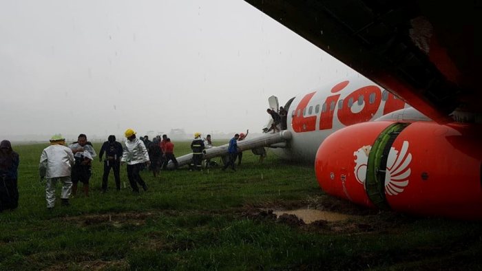 lion-air-jatuh-tergelincir-di-bandara-supadio-pontianak-3.jpg