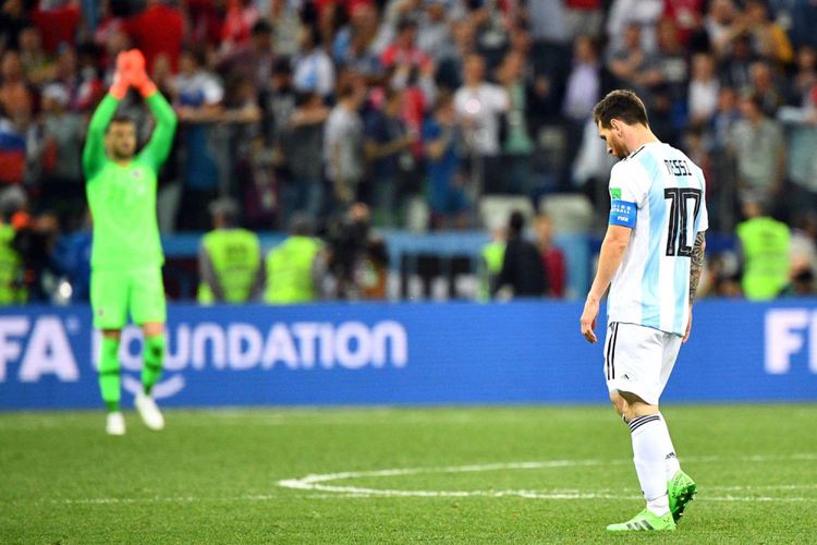 Kecewa atas Kekalahan Telak Messi dkk, Pria Ini Nekat Bunuh Diri di Jembatan
