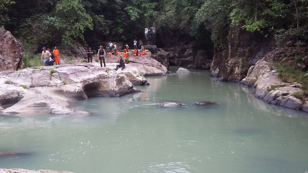 Tim SAR Hentikan Sementara Pencarian Korban Terbawa Arus dan Tenggelam di Air Terjun
