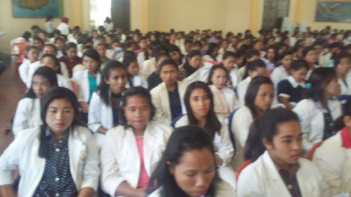 Seminar di STKIP Ruteng: Pendidikan Harus Menghasilkan Manusia Produktif, Kreatif dan Inovatif