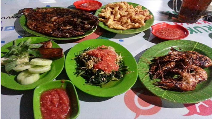 makanan-di-kampung-ujung-labuan-bajo.jpg