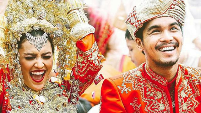 Pasangan Artis Ini Putuskan Menikah dan Hijrah, Padahal Dulunya Mereka Bermusuhan