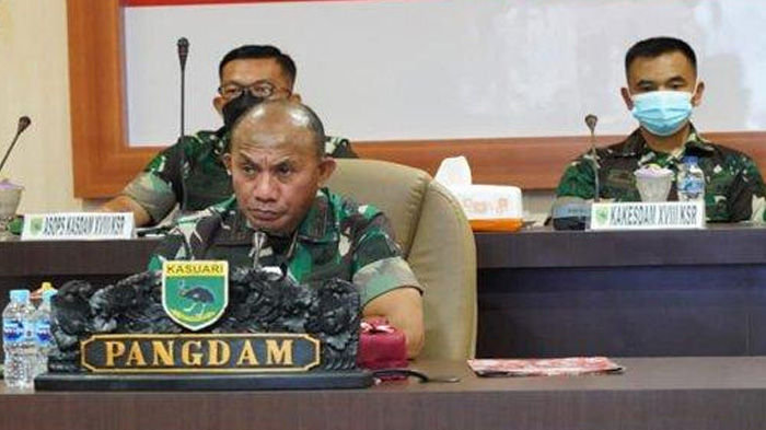 Mayjen TNI Gabriel Lema di Papua, Dari Insiden Pelecehan Kue HUT TNI Hingga Tidur di Kampung Cek KKB