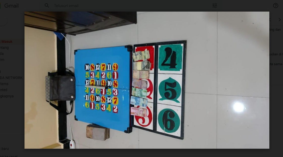 Polres Malaka Grebek Judi Bola Guling di Pasar Wanibesak, Beberapa BB Diamankan