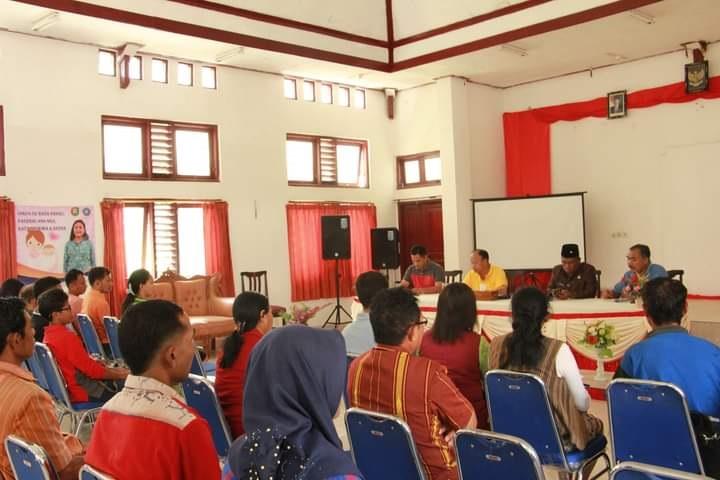 memimpin-rapat-bersama-para-lurah-se-Kecamatan-KotaWaikabubak.jpg
