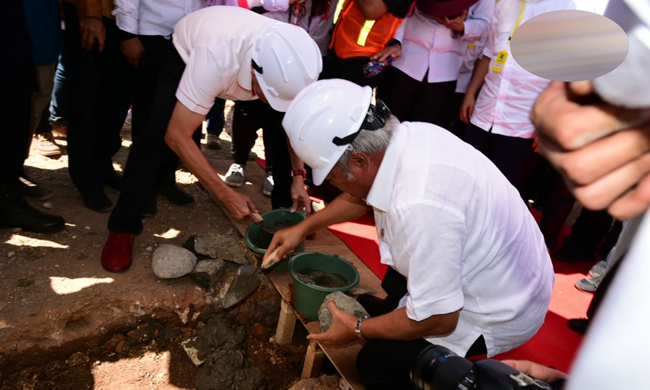 menteri-pupr-basuki-hadimuljono-dan-menteri-hukum-dan-ham-yasonna-laoly_20180728_181609.jpg