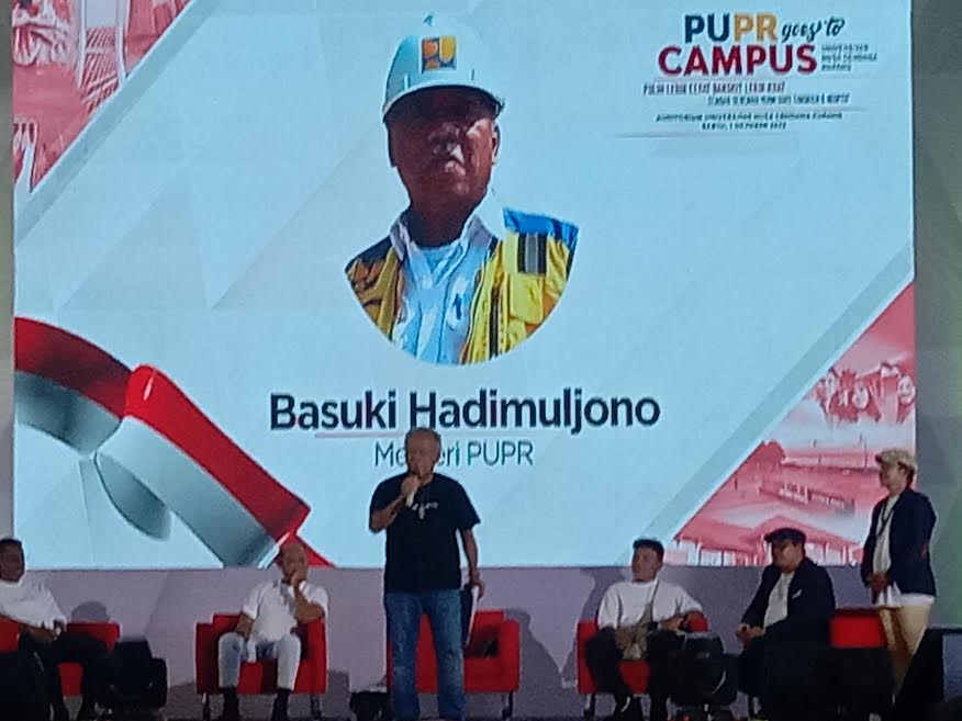 menteri-pupr-ri-basuki-hadimuljono-saat-memberikan-sambutan.jpg