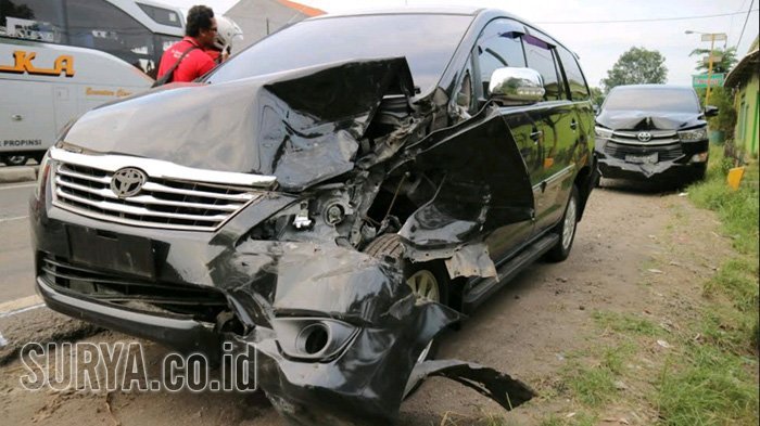 Cerita Lengkap Mobil Menteri Terlibat Kecelakaan Beruntun di Sidoarjo