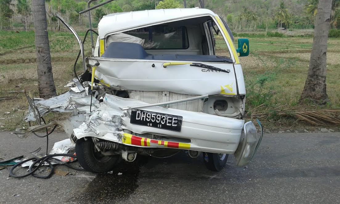 Warga Asal Atambua Patah Tulang Dalam Kecelakaan Lalulintas di Raimanuk-Belu