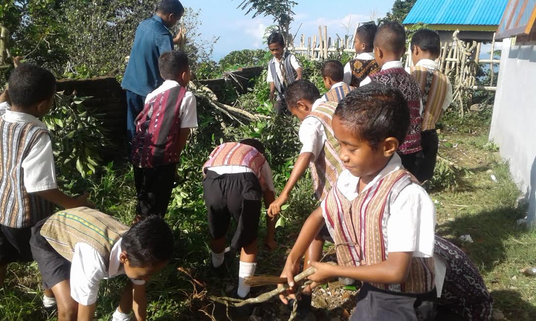 Puluhan  Murid  SDK  Riit,  Sikka Tunda  Belajar  Dua Jam