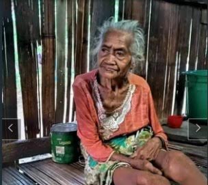 nenek-selia-67-warga-rt-iii-desa-nggolonio-kecamatan-aesesa.jpg