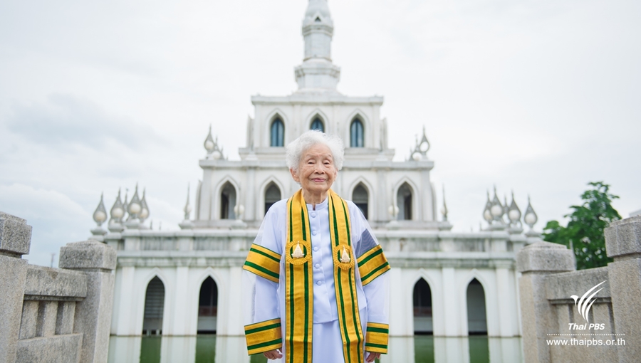 Nenek Asal Thailand Raih Sarjana di Usia Hampir 100 Tahun, Kisahnya Sangat Mengharukan
