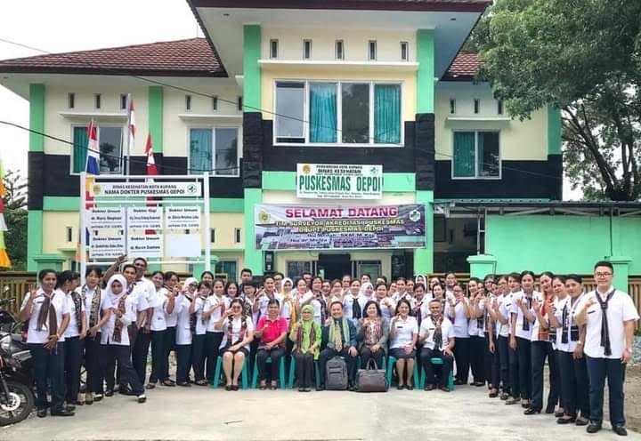 nurdiana-nurdin-skepmkes-kepala-puskesmas-oepoi-kota-kupang.jpg