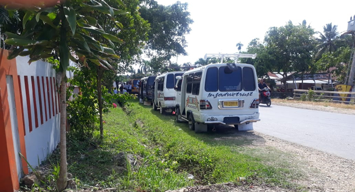 Di Waikabubak, Gara-gara Doi, Sopir Angkot Hadang Bus AKDP, Nyaris Adu Jotos , Beruntung Ada Polisi