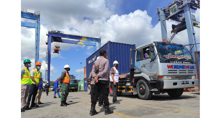 Sopir Kontainer Tepis Ada Pungli Operasi Premanisme di Pelabuhan Tenau