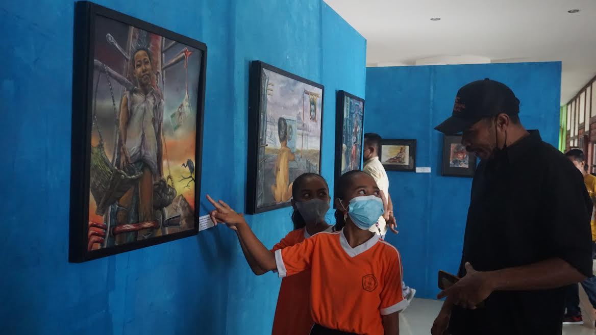 pameran-seni-rupa-di-kota-ende.jpg