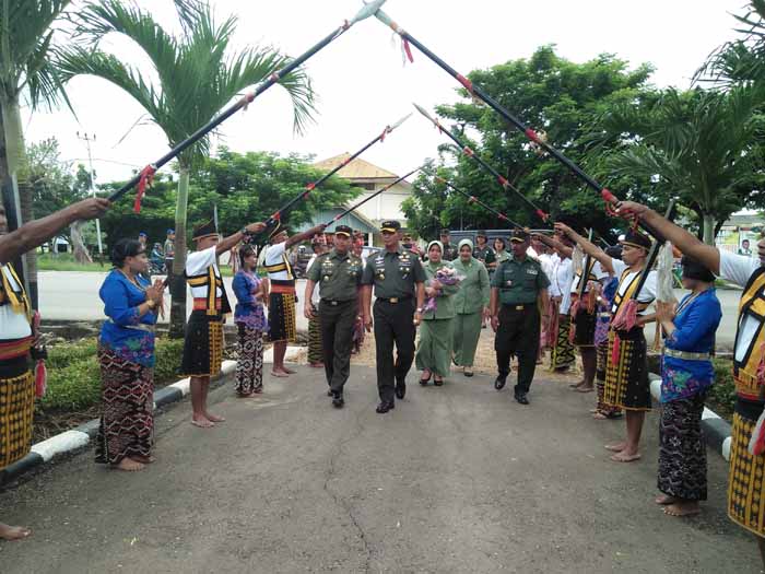 Pangdam Udayana Kunjungi Korem 161/Wira Sakti, Ingatkan Netralitas TNI dalam Pilkada
