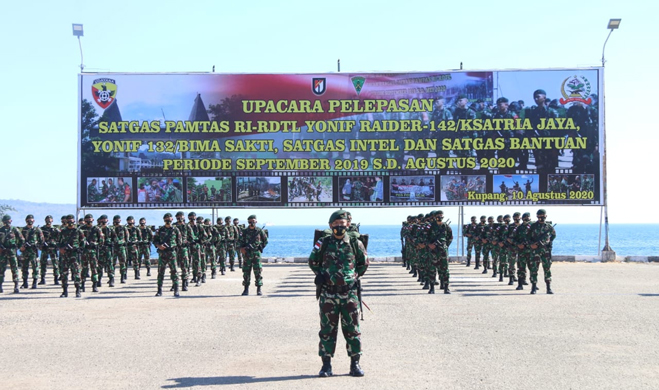 Pangdam IX/Udayana Irup pada Upacara Pelepasan Satgas Pamtas RI-RDTL