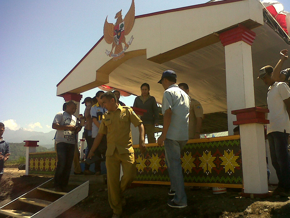 Persiapan Panggung Utama HUT RI Ke-71 di Matim Hampir Rampung