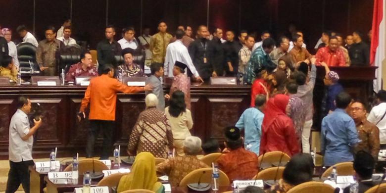 Rapat Paripurna DPD Ditutup dengan Pembacaan Mosi Tidak Percaya