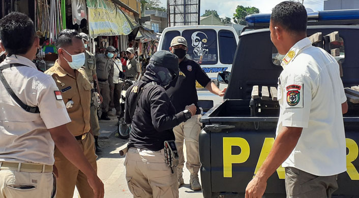 Kota Waikabubak Kumuh, Yupiter Gandeng Aparat Gabungan Garuk PKL, Duh Pedagang Pontang-panting