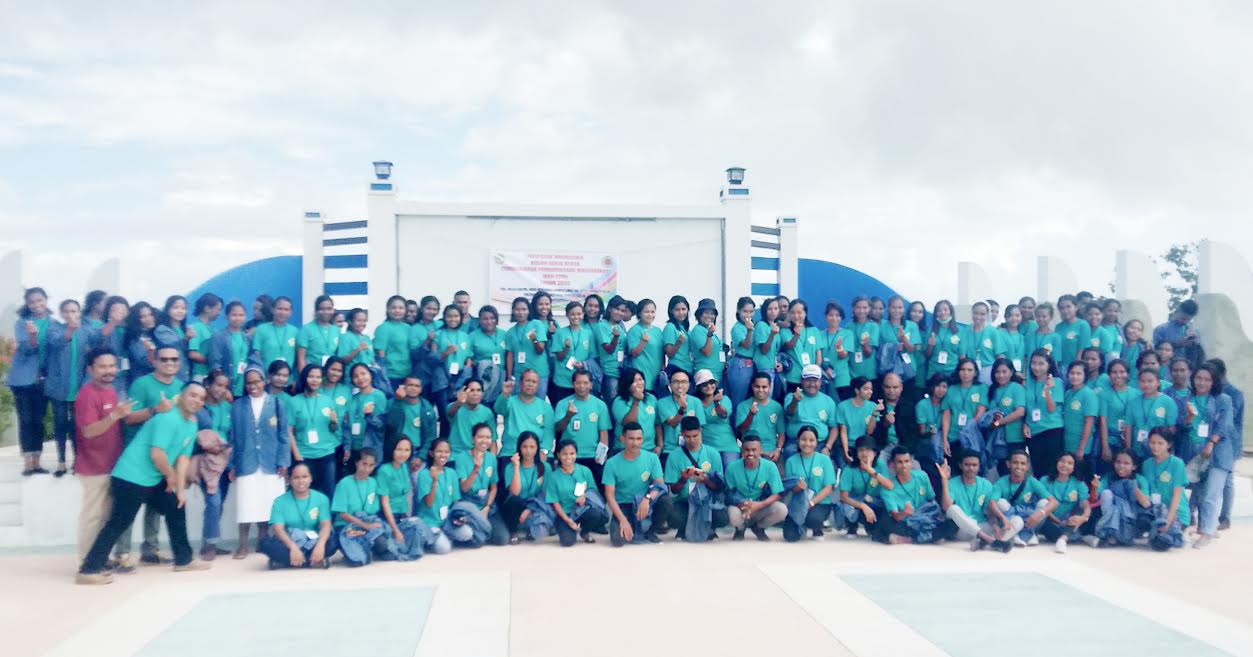 Unwira Kupang Lepas Mahasiswa KKN-PPM, Pater Philipus Tule SVD Minta Jaga Marwah Unwira