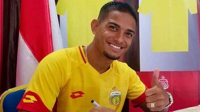 Lihat NIlai Transfer Mega Bintang Eks Persib Bandung Bursa Liga 1 2020, Ezechiel, Renan dan Konate