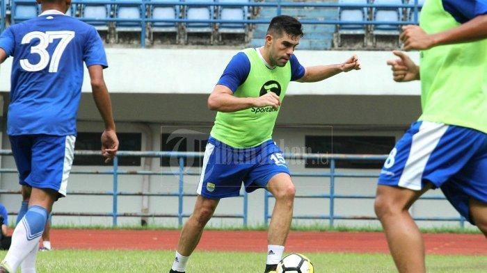 Dikontrak 1 Tahun,Pemain Ini Hanya Main 1 Menit di Laga Resmi Persib, Kini NASIB Fabiano ?