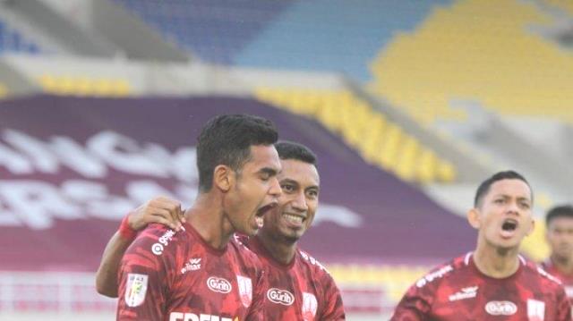 Persis vs PSCS 1-0 : Abduh Lestaluhu Bikin Gol, Laskar Sambernyawa Berada di Puncak Klasemen