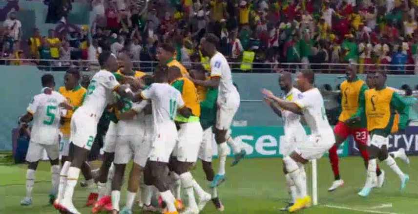 pemain-senegal-melakukan-selebrasi-merayakan-gol.jpg