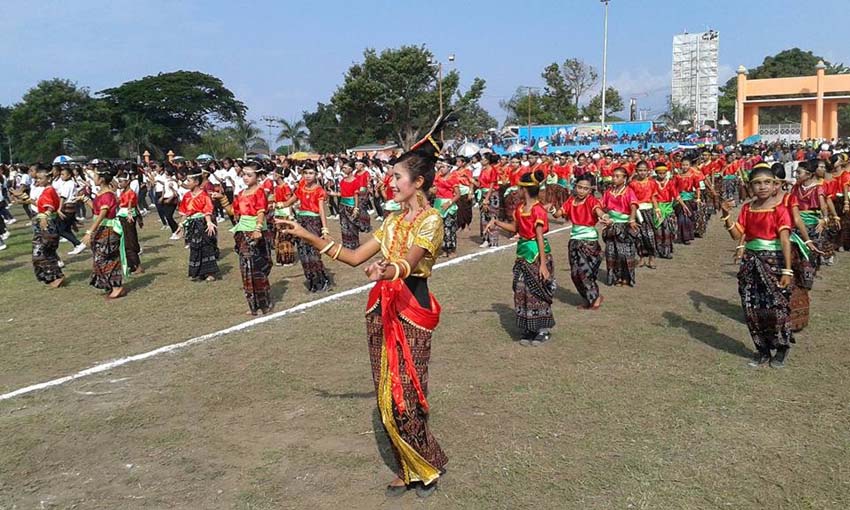 Saat Ratusan Siswa Hungaria Bersenam Gemu Fa Mi Re NTT