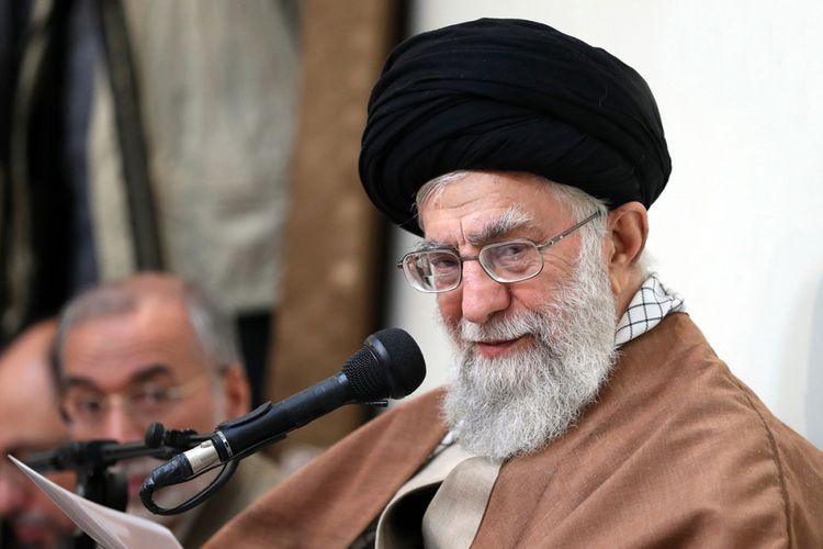 GENDANG PERANG DITABUH :Pemimpin Tertinggi Iran Ayatollah Ali Khamenei Peringatkan Keras AS Info